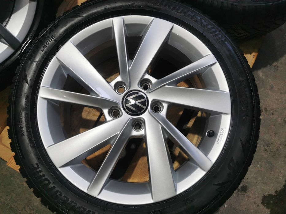 Jante Originale Vw Golf 7 / 8 GTE / GTD R17 cu anvelope de iarna