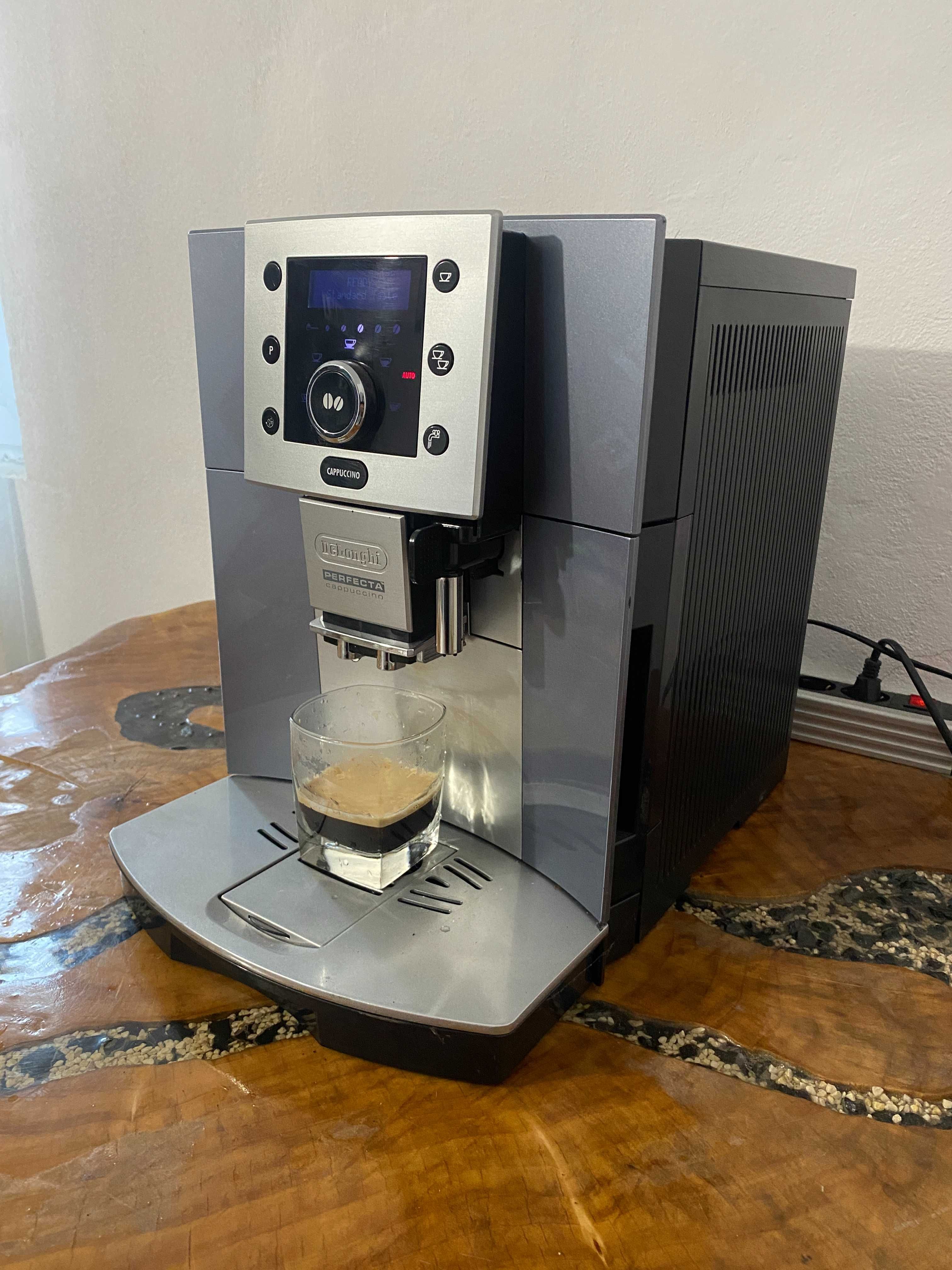 expresor / espressor cafea delonghi perfecta