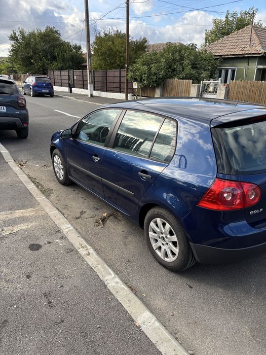 Vand Golf 5 1,4 benzina an fabricatie 2004