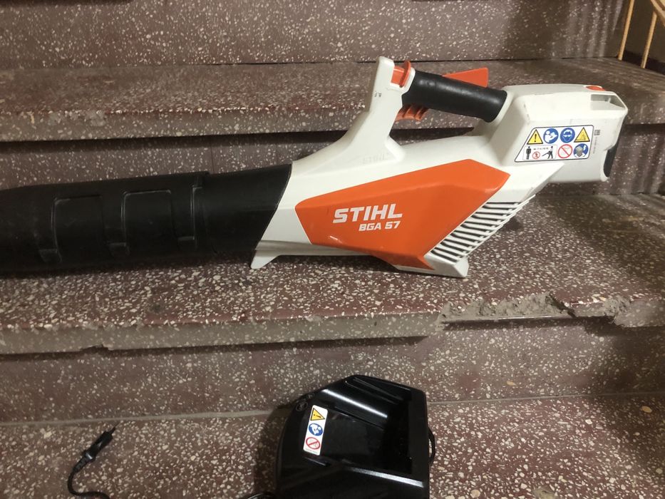Suflanta pe acumulator Stihl BGA 57