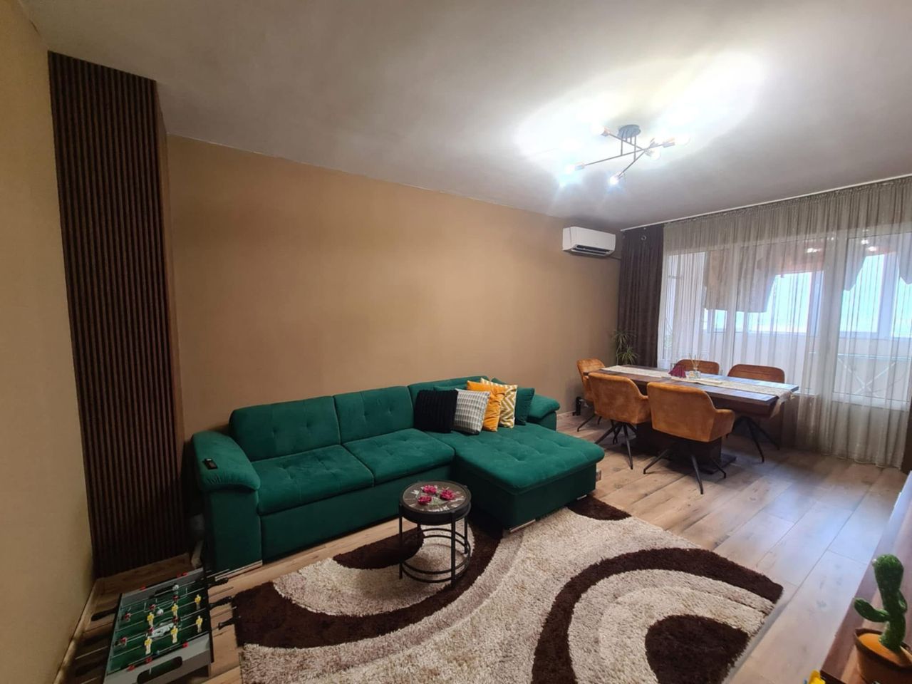 Продава се Тристаен апартамент в Хасково, Любен Каравелов - 84 кв.м за 1002 €/кв.м - Снимка #1