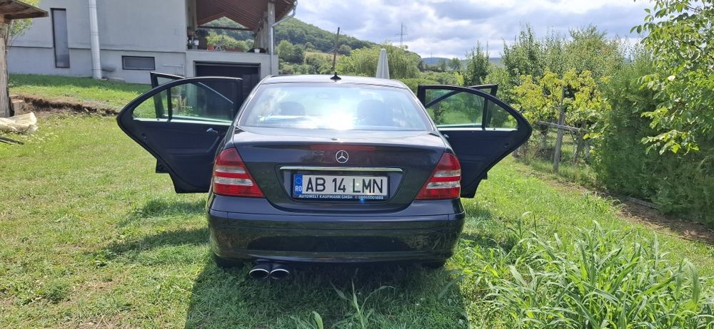 Vând Mercedes C class