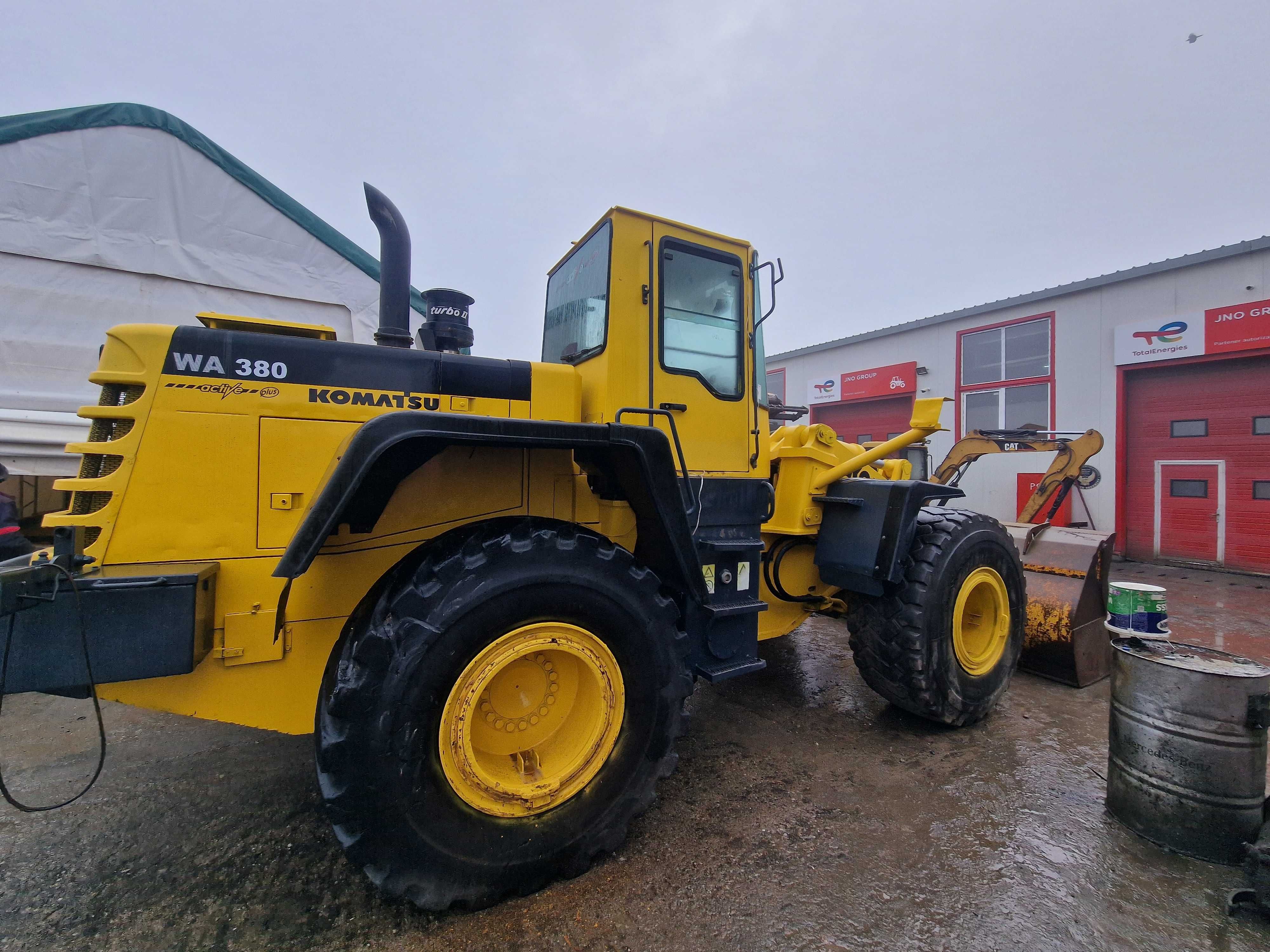 Incarcator frontal vola KOMATSU WA380