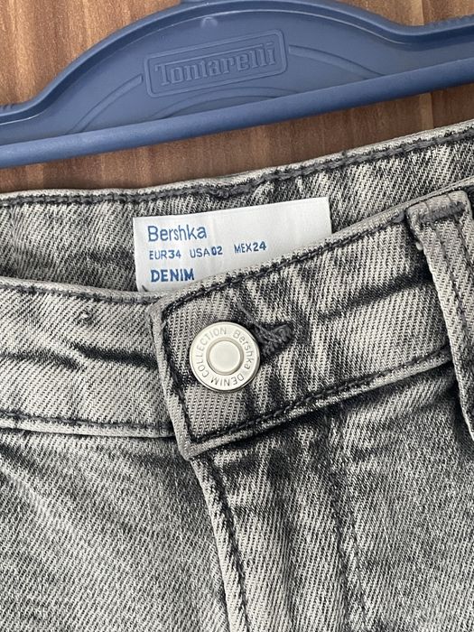 Blugi fete Bershka m. 34