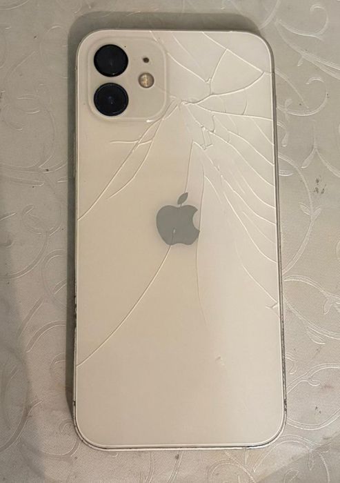 Продам iphone12 б у