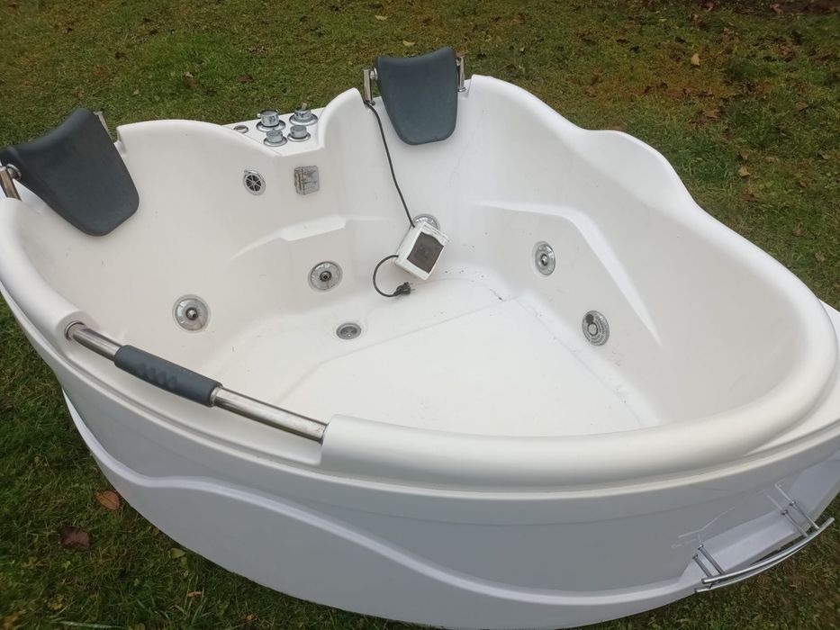 Vand cada cu hidromasaj