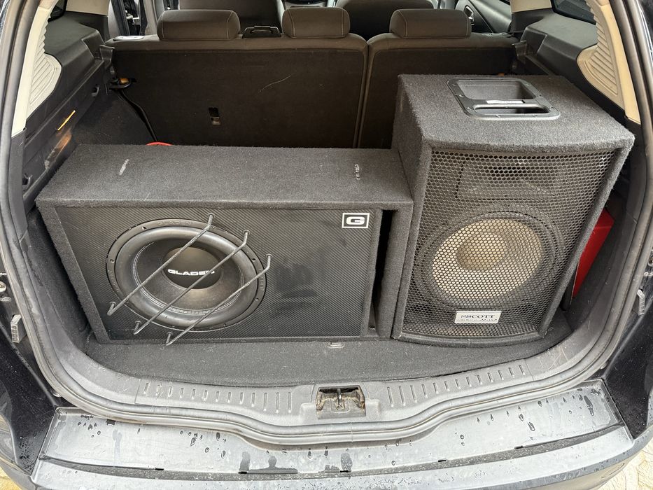 Subwoofer auto Gladen SQX 12 VB + statie Blaupunkt GTA 4100B