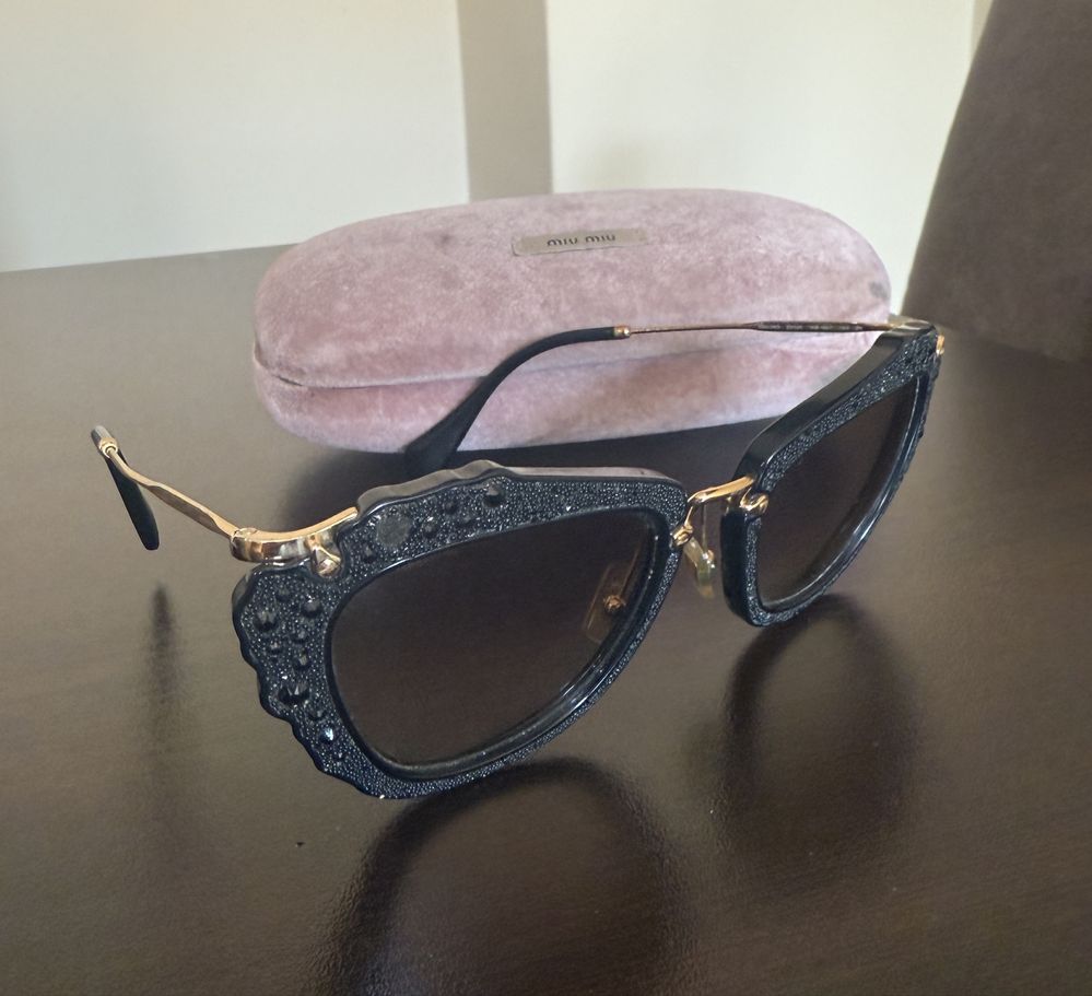 Слънчеви очила на Jimmy Choo, Bulgari, Givenchy, Miu miu!
