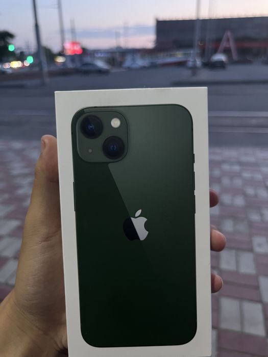Продам Iphone 13