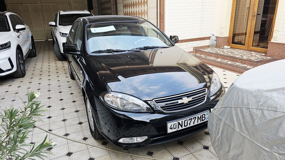 Gentra 3 A/T lyuk va Abs bor. Magnitafon yuq