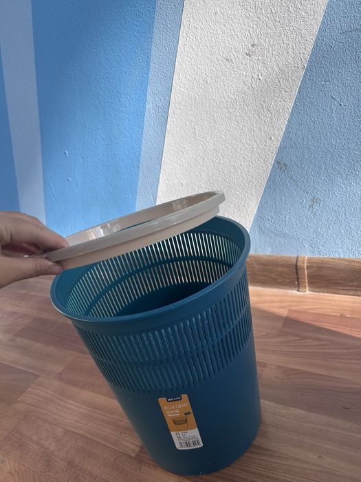 Мусорный ведро (қоқыс шелегі)