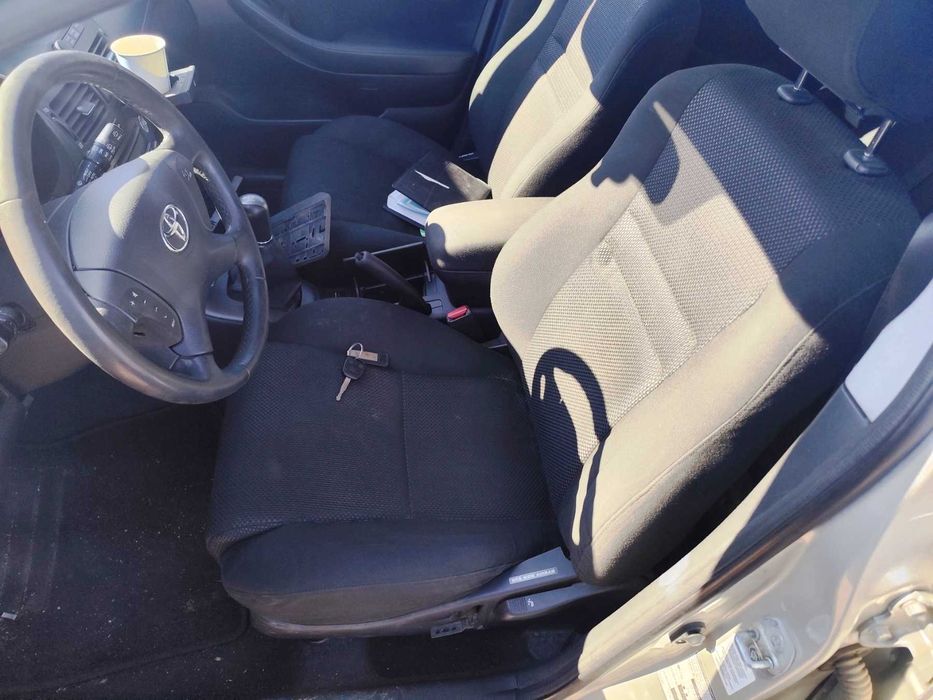 Toyota Avensis Т25 2.0 - 147к.с - 2003г. на части