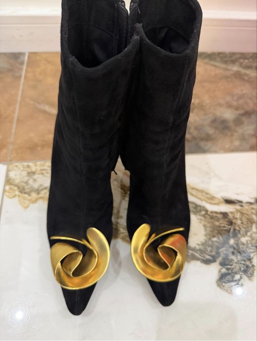 Ботильоны в отдичном состоянии из натуральной замши