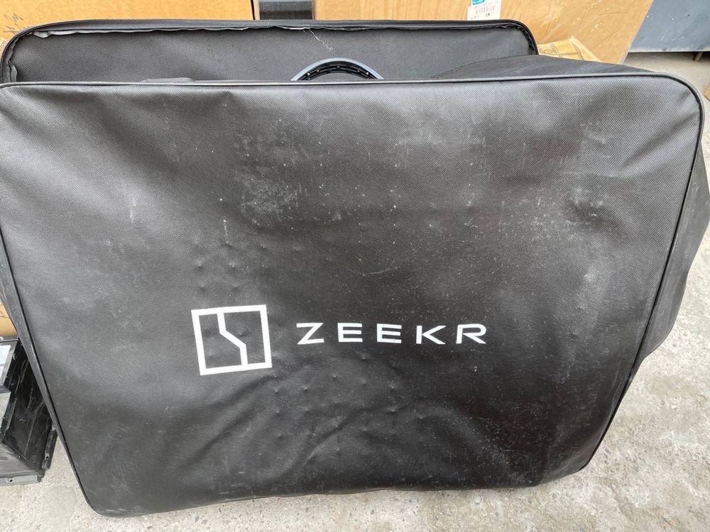 Zeekr original zaryatka