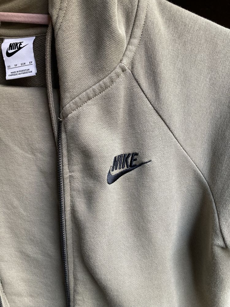 Nike xs спортен екип