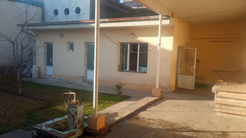 Ховли сотилади арчакучада