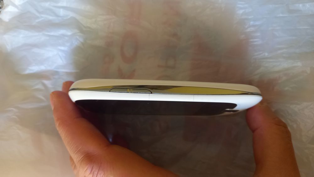 Vand telefon mobil HUAWEI ASCENT Y100,alb,baterie originala,incarcator