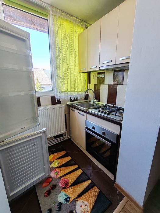 Închiriez apartament 2 camere decomandat mobilat/utilat 350€