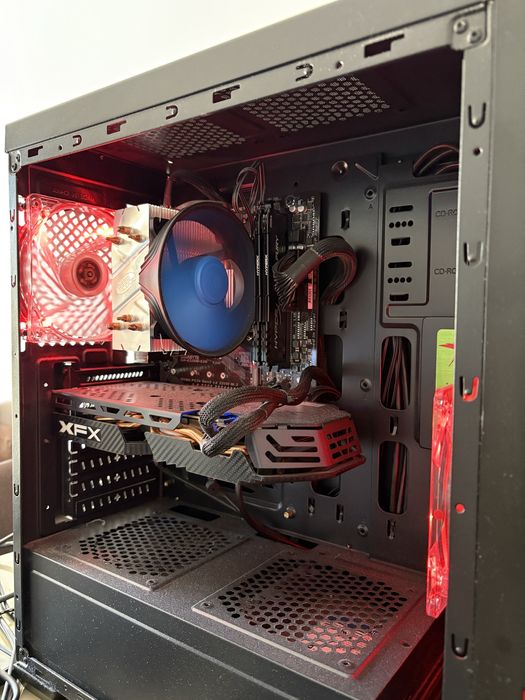 PC / Calculator Gaming AMD Ryzen 5 2600 Six+tastatura, monitor, casti
