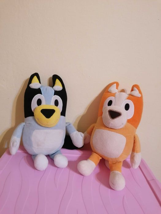 Blue si Bingo plusuri