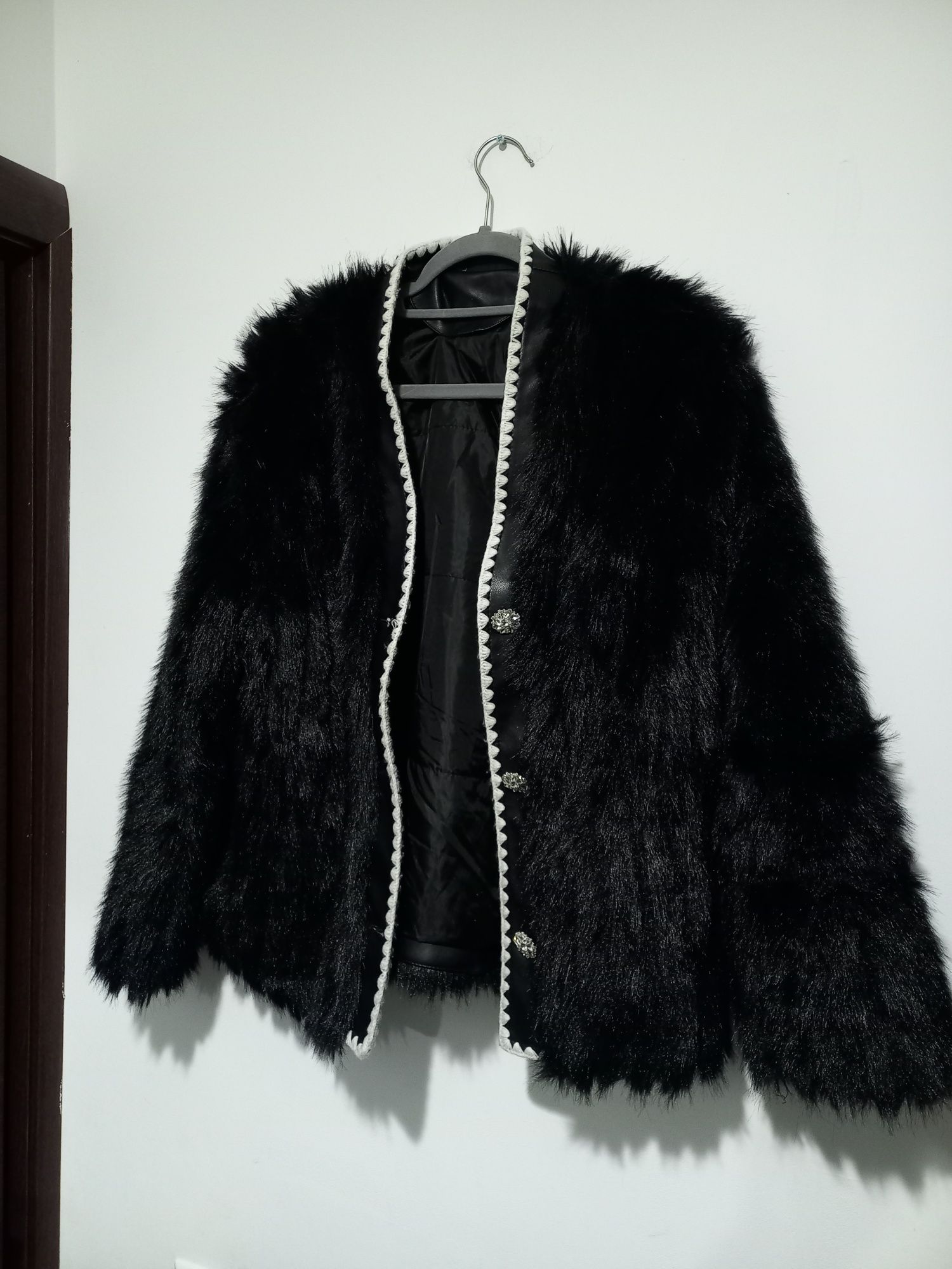 Scurta dama din blana artificiala matlasata la interior marime 42-44