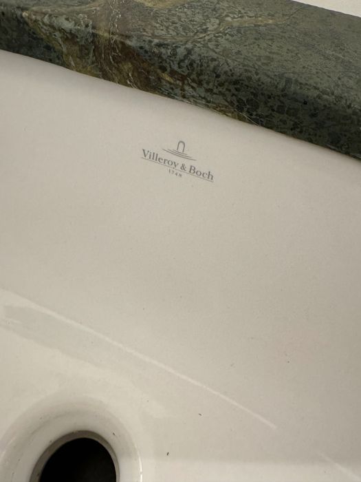 Mobilier baie chiuvetă blat din granit verde lavoar Villeroy Boch nou