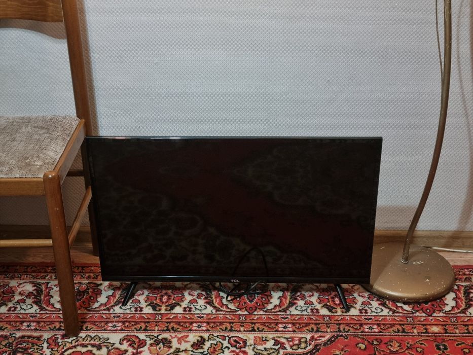 Телевизор TCL, 32 дюйма, в хорошем состоянии