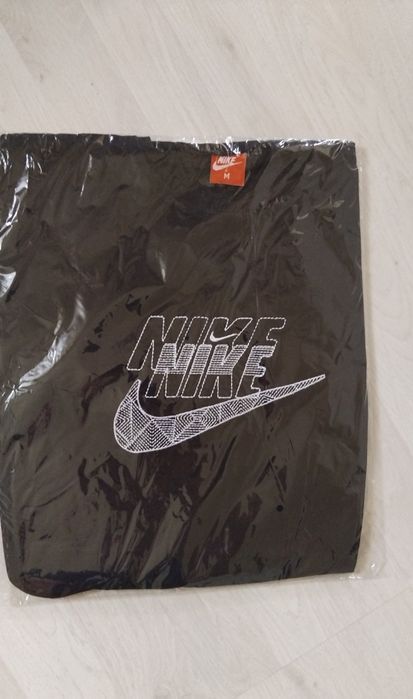 Nou! Tricouri Nike și Adidas.