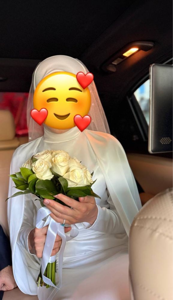 Kelin koylak individual zakaz asosida tikilgan