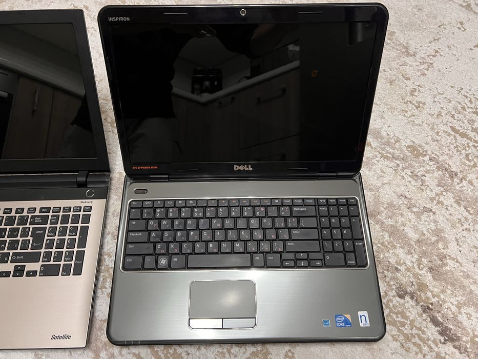 Два броя лаптоп Dell и Toshiba