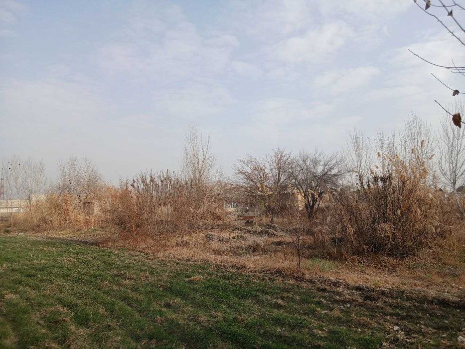 Hovli joy sotiladi Navoiy Karmana