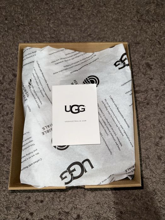 Ugg Tazz, marimea 39, Nou, Gri