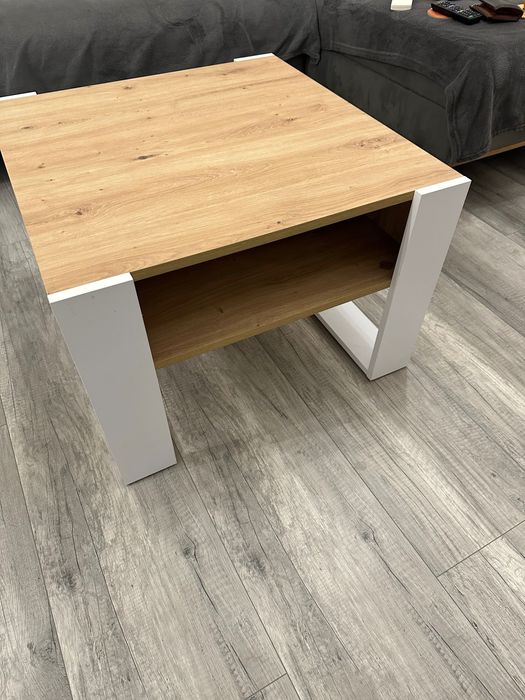 Холна маса, чисто нова