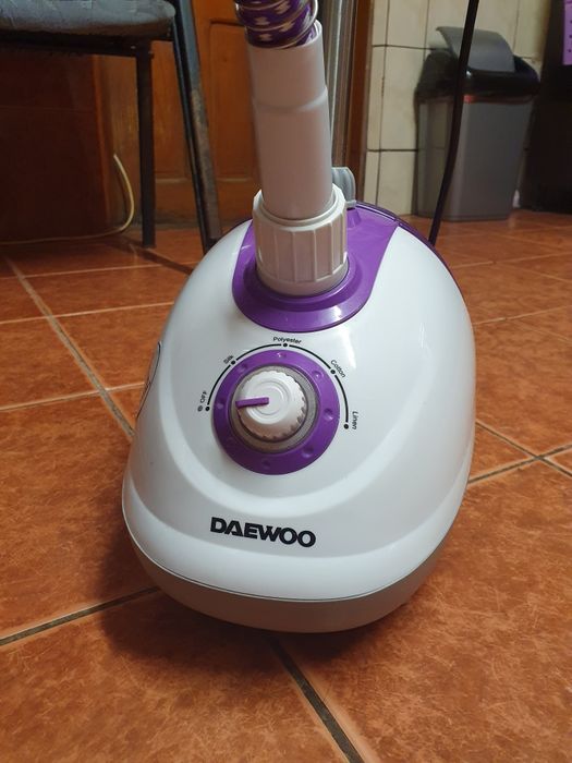 Aparat de călcat cu aburi vertical-Daewoo