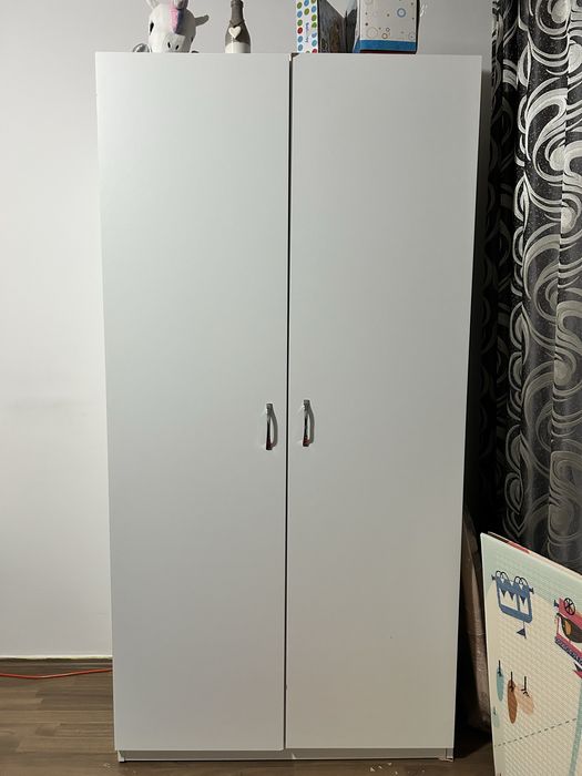 Dulap- 5 rafturi si spatiu pentru umerase