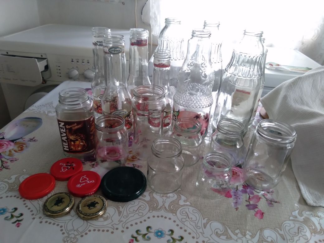 Продам баклажки 0,5л; стеклянные банки..