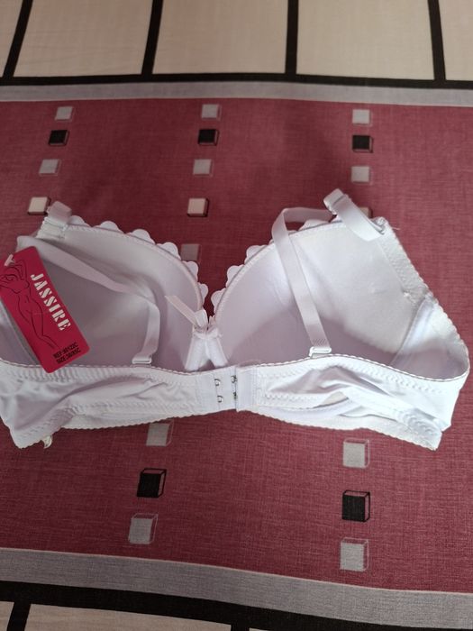 Vând Sutien Damă Mărimea 38/85 C Nou