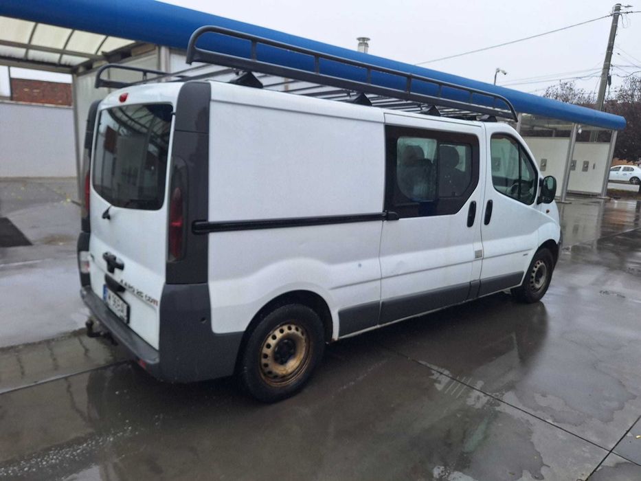 Microbus autoutilitara Opel Vivaro