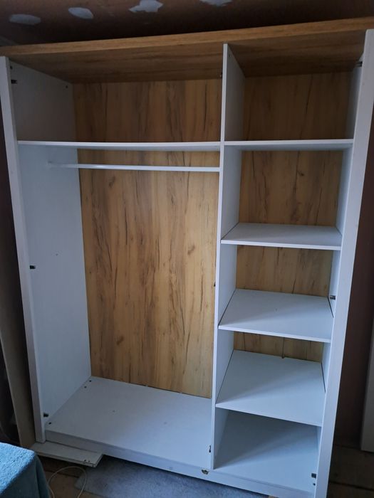 Vând dulap Markskel 160×210 Alb Stejar