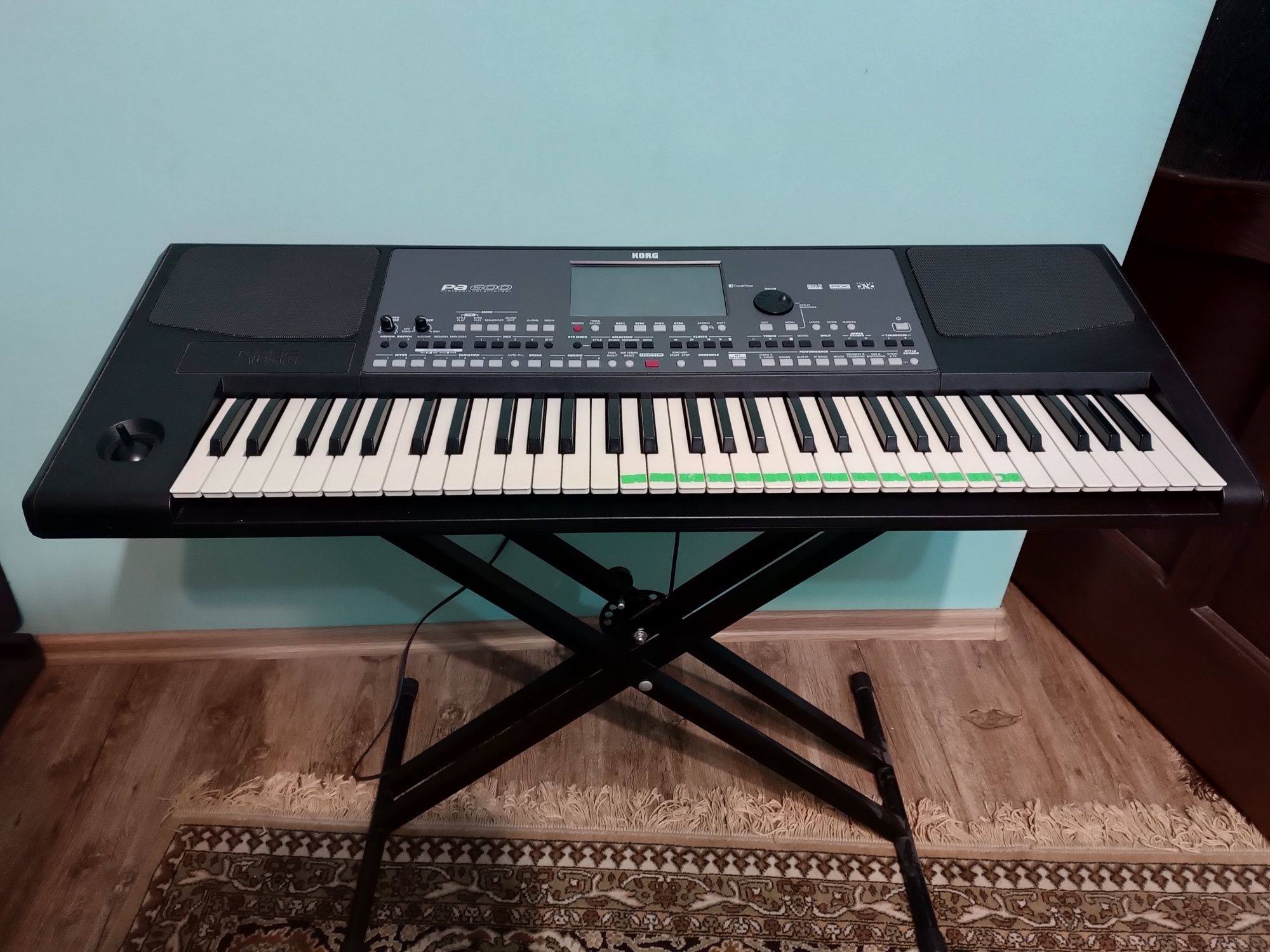 Vând Orga Korg Pa600