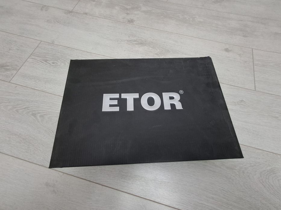 Продам мужские зимние сапоги ETOR