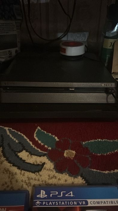 Продаю ps4 в идеальном состоянии