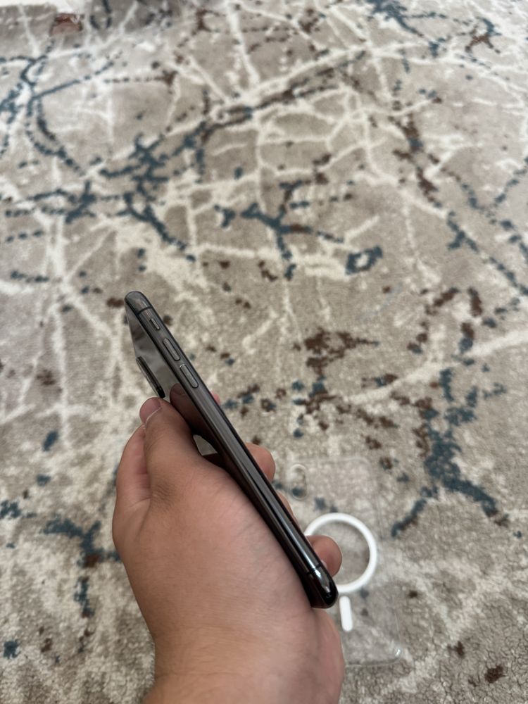 iphone xs sotiladi