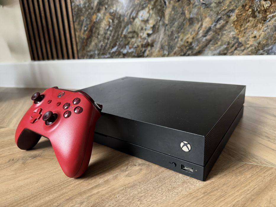 Xbox one x 1tb много игр