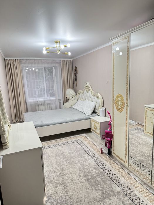 продается спальный гарнитур