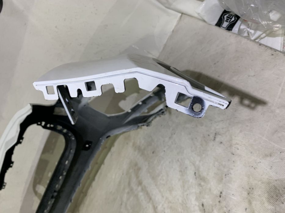 Bara fata Jaguar E-Pace, 2017, 2018, 2019, 2020, 2021, 2022, 2023, cod origine OE J9C3-17F003-AA, cu gauri pentru senzori de parcare (4).