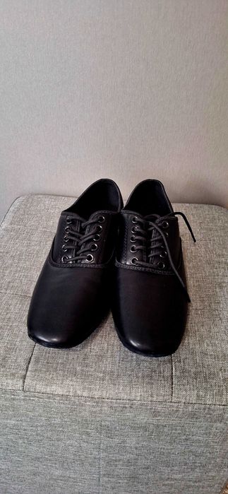 Обувки за спортни танци