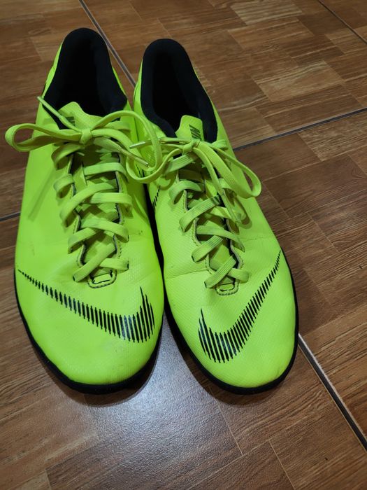 Ghete de fotbal Nike Mercurial Vapor 12 Academy