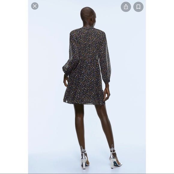 Флорална рокля Zara