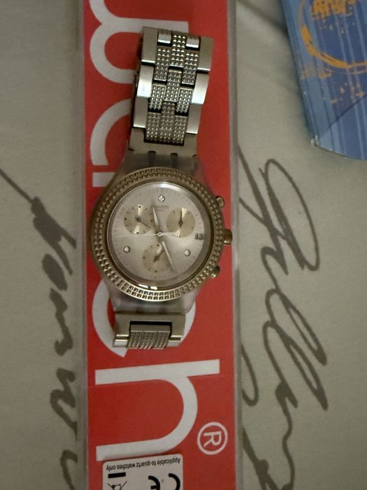 Ceas original Swatch gold roz nou